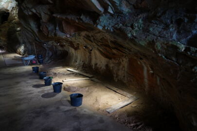 Besichtigung & Tourismus Grottes de Aze Riviere