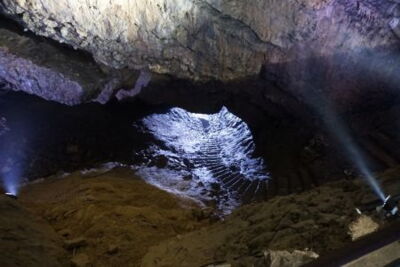 Grotte de Han Leuchten