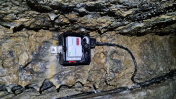 Zentrales Steuerungsdisplay der neuen Besucherführung in der Erdmannshöhle – digitale Kontrolle von Licht und Klima