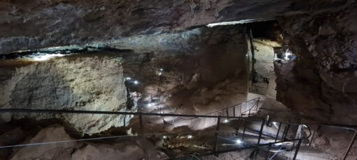 Beleuchtungssystem in Grottes de Blanot