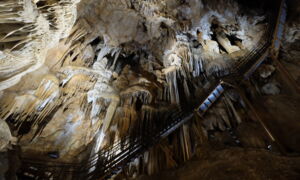 Lichtshow mit LED-Technik in der Aven Marzal-Höhlenkammer