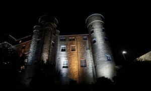 Illumination spectaculaire du château de Greifenstein – technologie d’éclairage innovante par Cave Lighting
