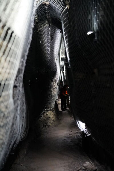 Cave Lighting installiert LED-Beleuchtung in historischem Tunnel – energieeffiziente Untertagebeleuchtung für mehr Sicherheit