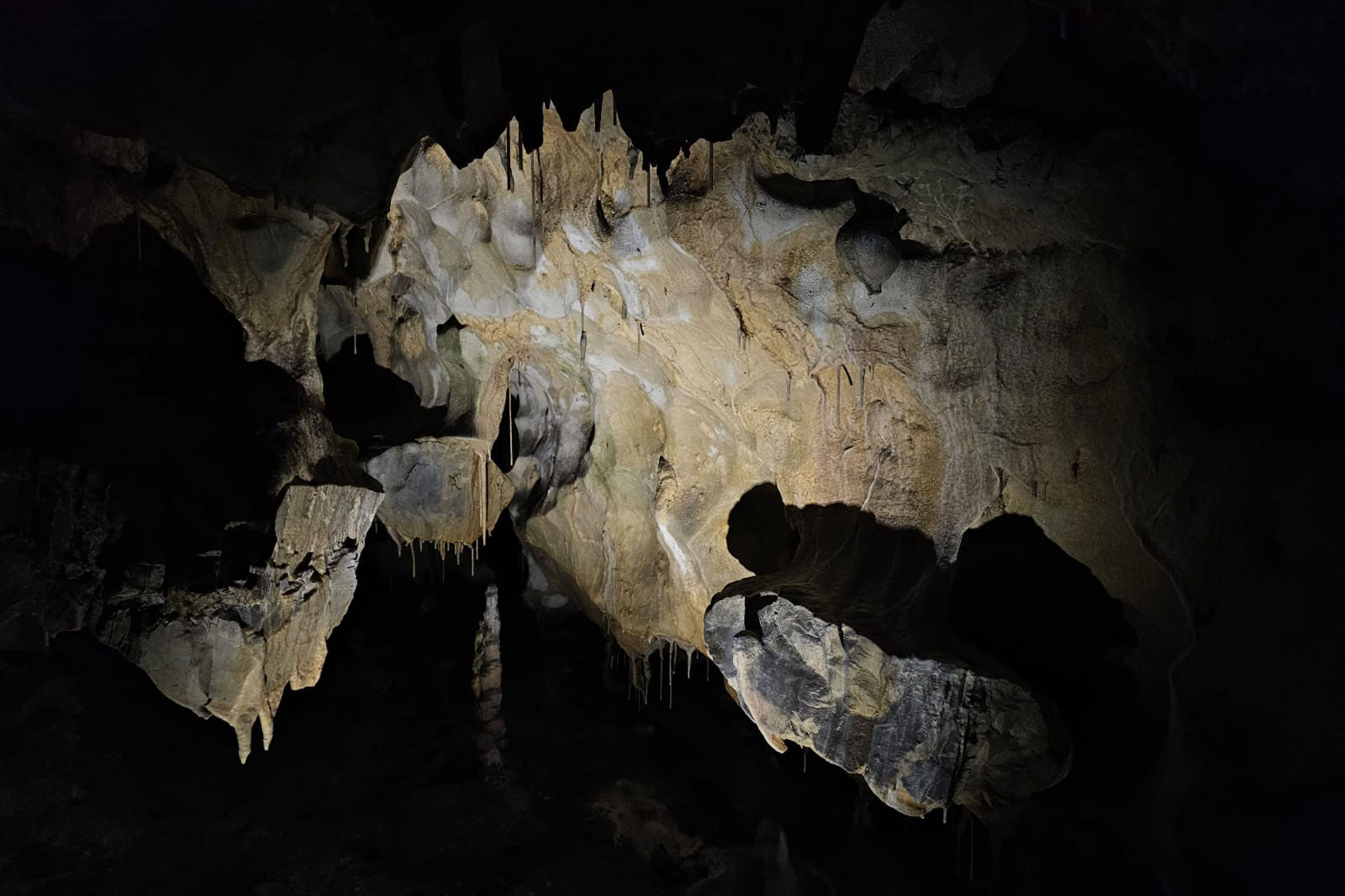 Lurgrotte Peggau le karst sublimé par Cave Lighting